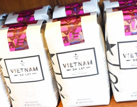 Cua hang Starbucks chon ban ca phe dac san Da Lat