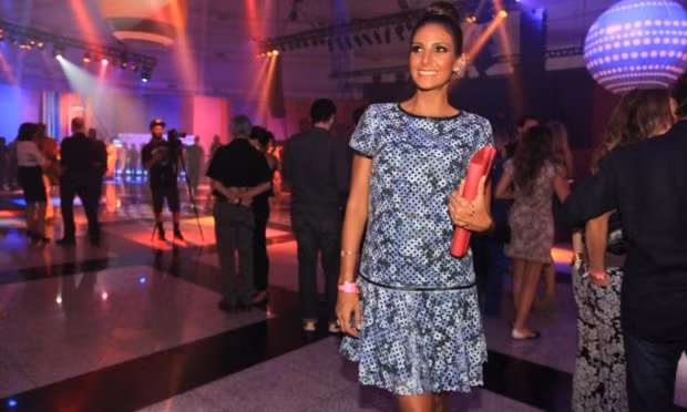 Bạn gái tỷ phú có vóc dáng xinh như người mẫu.