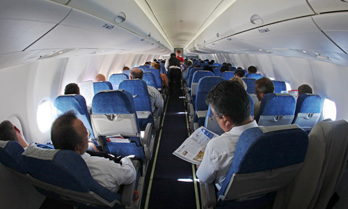 Máy bay dài 26-29m; sải cánh 27,8m; cao 10,28m và chở được 80-100 hành khách.