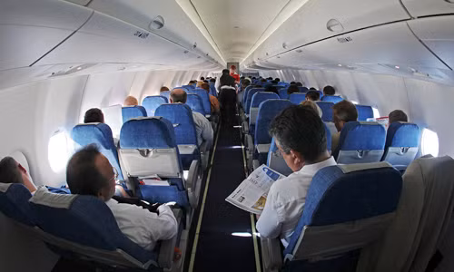 Máy bay dài 26-29m; sải cánh 27,8m; cao 10,28m và chở được 80-100 hành khách.