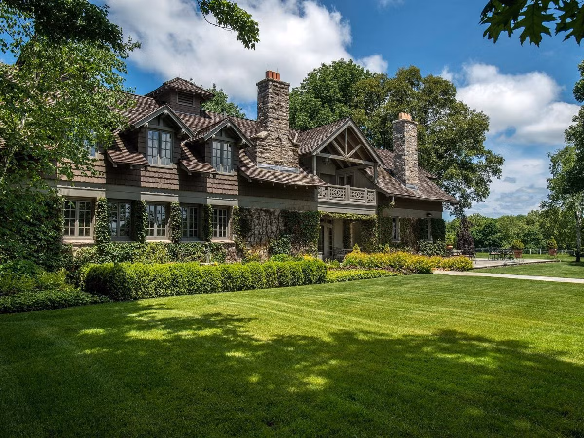 5. Biệt thự hoành tráng ở Greenwich, Connecticut, đang có giá bán trên thị trường là 65 triệu USD.