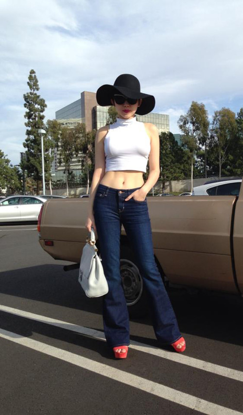 Mẫu túi xách tay sang trọng của thương hiệu Dolce &amp; Gabbana nằm trong bộ sưu tập túi hiệu của Tóc Tiên.