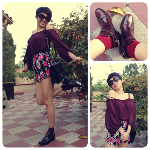 Nữ ca sĩ Tóc Tiên cũng thường xuyên sử dụng mẫu túi đeo vai trên tông màu đen của thương hiệu Louis Vuitton khi xuống phố. Giá của chiếc túi là 1.650 USD.