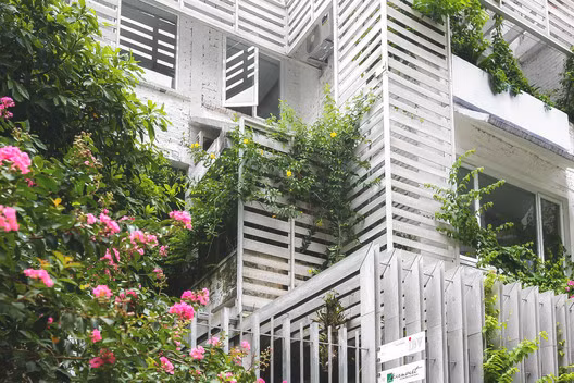 Cây xanh đã trở thành yếu tố quan trọng làm thay đổi diện mạo của khu văn phòng.