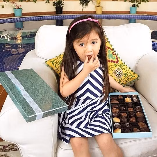 Trang mạng cá nhân Instagram của Breanna Youn đã thu hút được hơn 1 triệu lượt người theo dõi nhờ những bức ảnh cô bé xinh đẹp trong trang phục rất sành điệu chia sẻ lên.