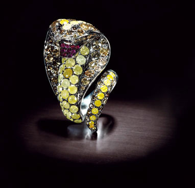 Ly Nha Ky trung bay kim cuong tai biet thu sieu sang-Hinh-9