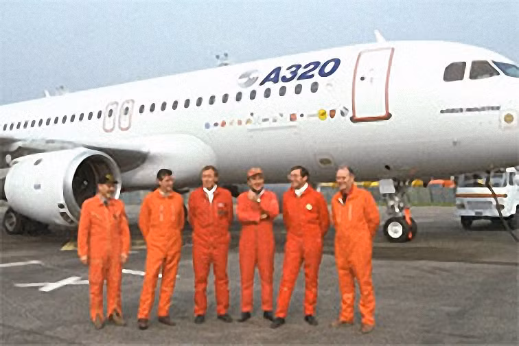 Các phiên bản của dòng máy bay này bao gồm A318 với 107 ghế, A319 với 134 ghế, A321 với 199 ghế và phiên bản máy bay phản lực doanh nhân ACJ. Trong đó, những chiếc A320 với 150 chỗ ngồi là phiên bản được bán chạy nhất trong dòng máy bay này.