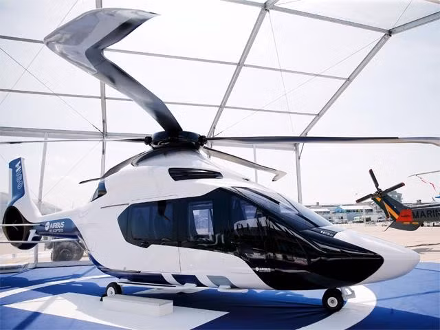 Trực thăng H160 cũng là một sản phẩm siêu hiện đại của Airbus Helicopters giới thiệu tại Paris Air Show 2015. Trực thăng đa dụng H160 có kết cấu thân toàn phần làm bằng composite, trọng lượng 5,5-6 tấn, trang bị 2 động cơ tuốc bin trực Turbomeca Arrano cho tốc độ bay hành trình 296km/h, tầm bay 833km.