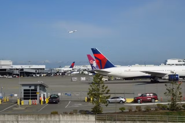 San bay My... phi co cat canh dua ong Thanh ve Da Nang