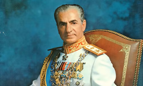 Buổi Yến tiệc do vua Iran Mohammad Reza Pahlavi (1919 - 1980) tổ chức. Nó diễn ra trong ba ngày từ 12-14/10/1971. Các hoạt động này đều nhằm tôn vinh lịch sử và những thành tựu của đất nước Iran vào thời điểm đó. Ảnh: Vua Mohammad Reza Pahlavi.