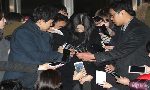 Sep nu be boi cua Korean Air khum num tai toa-Hinh-2