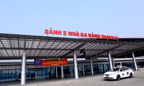 Tháng 12/2013, Cảng hàng không quốc tế Nội Bài đã khai trương sảnh E – Nhà ga hành khách T1 kéo dài.