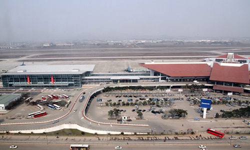 Hiện tại, Cảng Hàng không quốc tế Nội Bài có 36 hãng hàng không trong nước và quốc tế đang hoạt động với trung bình 340 chuyến bay mỗi ngày.