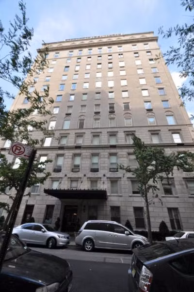 Năm ngoái, tỷ phú Ai Cập này vừa chi tới 70 triệu USD để mua một căn penthouse ở Đại lộ 5, New York, Mỹ.