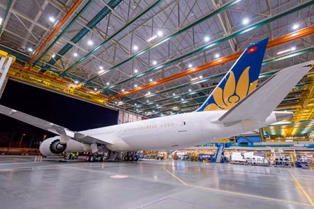 Kế hoạch đổi mới đội tàu bay của hãng theo hướng đơn giản hóa, tập trung vào một số ít chủng loại nhưng là các dòng máy bay thế hệ mới, giúp tiết kiệm nhiên liệu, thân thiện với môi trường.