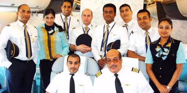 Hãng này được các nhà kinh doanh Kuwait lên kế hoạch tháng 2/1953 và được thành lập tháng 3/1954. Hãng bắt đầu hoạt động ngày 16/3/1954 với tên gọi Kuwait National Airways.