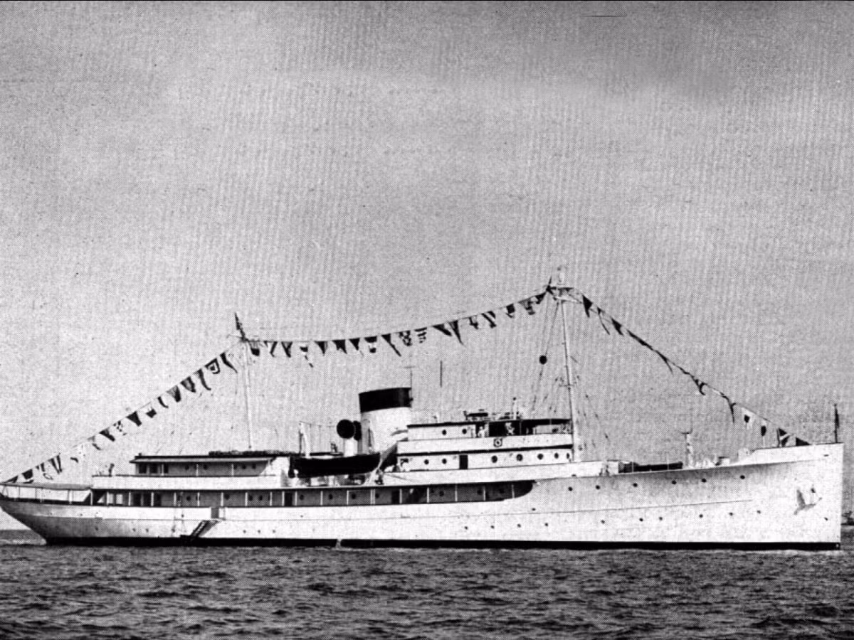 Chiếc USS Williamsburg từng là du thuyền Tổng thống vào những năm 1945-1953.