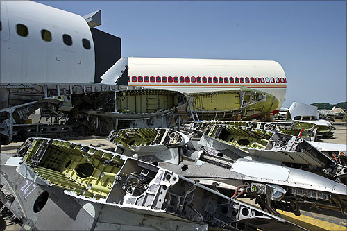 Đại diện công ty Tarmac Aerosave cho biết: “Thay vì vứt bỏ những chiếc máy bay đã qua sử dụng, chúng tôi sẽ tạo cơ hội cho chúng tái sinh”.