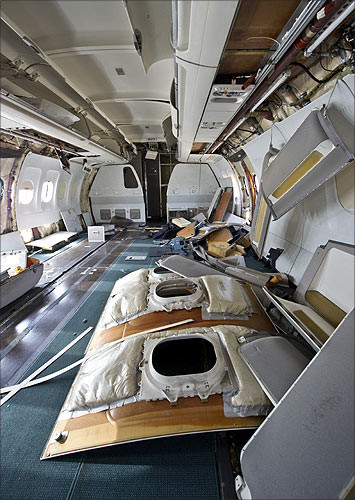 Chi phí lưu trữ một chiếc máy bay qua sử dụng có thể ngốn tới 25.000 USD/tháng, đắt hơn nhiều nếu so sánh với chi phí 125.000 - 185.000 USD cho việc tháo dỡ máy bay.