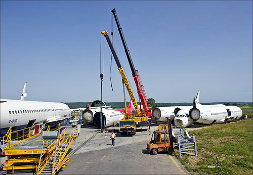 Airbus, công ty mẹ của Tarmac Aerosave, cho biết, nhu cầu tái chế máy bay đã qua sử dụng ngày càng cao.