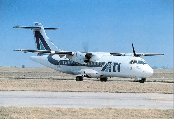 Trong ngày 15/10/1987, chiếc ATR 42-300 của hãng Aero Trasporti Italiani (ATI) đã rơi xuống vùng Conca di Crezzo, Italy khi đang bay tới Cologne, Đức, làm toàn bộ 37 người trên máy bay thiệt mạng.