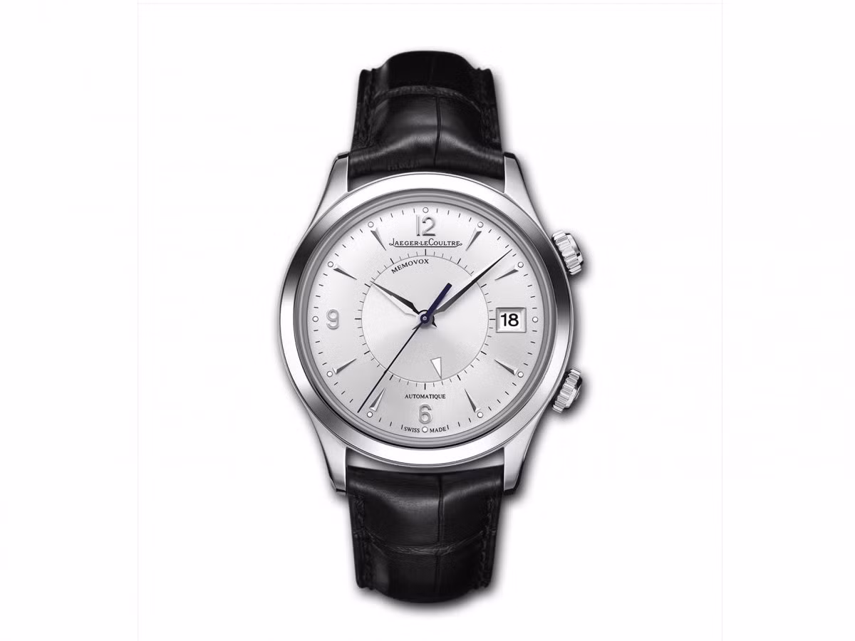 Jaeger-LeCoultre Master Memovox - Giá 11.100 USD: Jaeger-LeCoultre, là một thương hiệu đồng hồ ra đời năm 1833, nổi tiếng với những sản phẩm cao cấp, chính xác đến từng tích tắc. Chiếc Master Memovox là một biểu tượng tiêu biểu cho chất lượng của hãng Jaeger-LeCoultre.