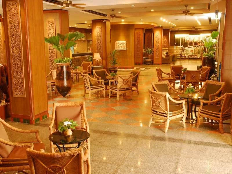 Không gian ăn uống khá sang trọng.