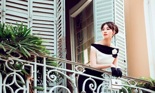 Chiếc Reissue Chain Flap là dòng túi mới của thương hiệu Chanel cho mùa hè 2015, có giá 1.195 USD (khoảng 27 triệu đồng).