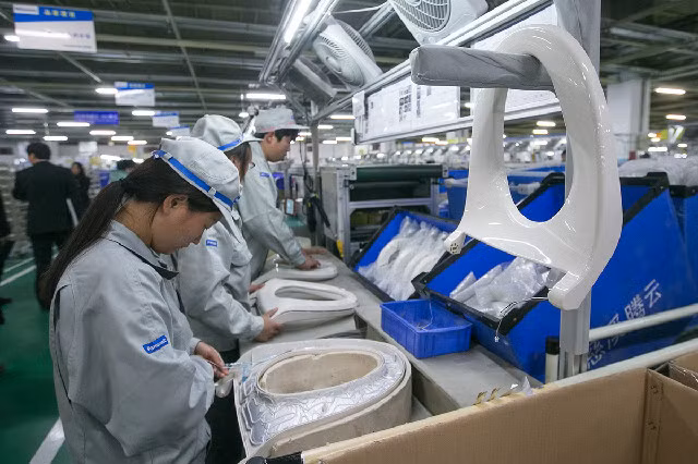 Mỗi chiếc toilet hoàn thiện đều phải đạt yêu cầu cao về chất lượng và mẫu mã.