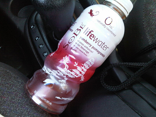 Ngoài ăn trực tiếp, quả thanh mai cũng được dùng làm nước ép trái cây.