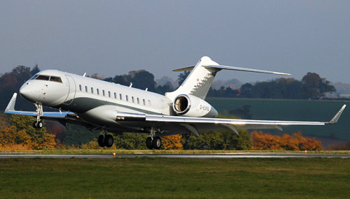 Với sức chứa 18 hành khách và 4 phi hành đoàn, Bombardier Global Express BD-700 thực sự được đánh giá cao là một chiếc máy bay với công nghệ ưu việt và nội thất sang trọng.