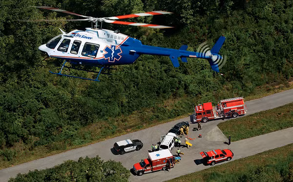 Tiếp theo là chiếc trực thăng thương mại đa dụng Bell 407. Cabin rộng rãi của chiếc Bell 407 đủ chỗ ngồi cho 5 hành khách. Ngoài chỗ ngồi thoải mái, chiếc Bell 407 cũng cung cấp một chuyến đi rất yên tĩnh và mượt mà đối với hầu hết các điều kiện thời tiết.