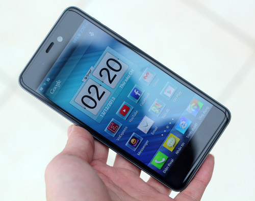 Q-Smart Dream SI: Dream SI là chiếc smartphone đầu tiên của Q-Mobile được trang bị màn hình 5 inch độ phân giải Full HD (1080 x 1920 pixels - 441ppi) giúp hình ảnh hiển thị đẹp và mịn màng. Giá tham khảo: khoảng 4,79 triệu đồng.