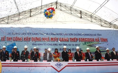Dự án khu liên hợp gang thép và cảng nước sâu Sơn Dương Formosa Hà Tĩnh được Tập đoàn Formosa xây dựng tại Khu kinh tế Vũng Áng (huyện Kỳ Anh, Hà Tĩnh).