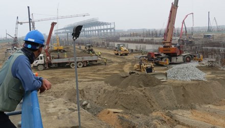 Tháng 7/2008, Formosa khởi công dự án Formosa Hà Tĩnh với tổng số vốn giai đoạn 1 lên tới 7,9 tỷ USD, gồm nhà máy liên hợp gang thép có công suất 7,5 triệu tấn/năm và cảng nước sâu Sơn Dương, có công suất 30 triệu tấn hàng hoá/năm.