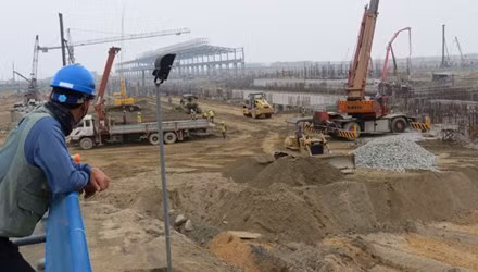 Tháng 7/2008, Formosa khởi công dự án Formosa Hà Tĩnh với tổng số vốn giai đoạn 1 lên tới 7,9 tỷ USD, gồm nhà máy liên hợp gang thép có công suất 7,5 triệu tấn/năm và cảng nước sâu Sơn Dương, có công suất 30 triệu tấn hàng hoá/năm.