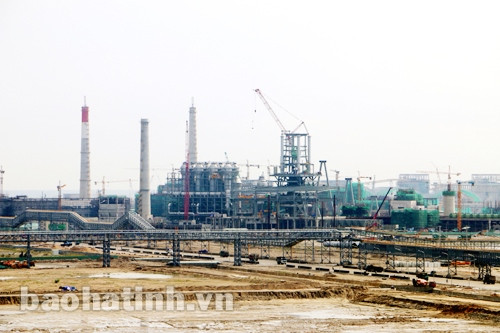 Tổng diện tích thực hiện dự án Formosa hơn 3.300 ha, bao gồm cả diện tích mặt biển (cảng Sơn Dương), thời gian thuê đất là 70 năm, tiền thuê đất hơn 96 tỷ đồng cho toàn bộ thời gian thuê.