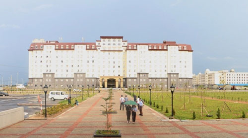 Cuối năm 2012, Formosa đã quyết định tăng vốn đầu tư từ 7,9 tỷ USD lên 9,9 tỷ USD và đã được tỉnh Hà Tĩnh cấp chứng nhận đầu tư điều chỉnh. Hình ảnh nhà khách 9 tầng của dự án Formosa Hà Tĩnh.