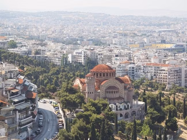 2. Du lịch tại thành phố cảng Thessaloniki, Hy Lạp khá rẻ với giá khách sạn hạng sang chỉ với giá 141 USD/đêm.