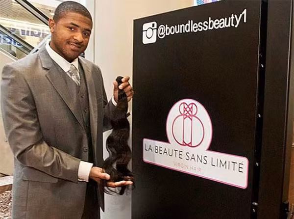 Marvin Kilgore, doanh nhân đến từ Philadelphia, Mỹ, đã cho ra mắt 40 máy bán tóc giả tự động với giá từ 60-250 USD/bộ.