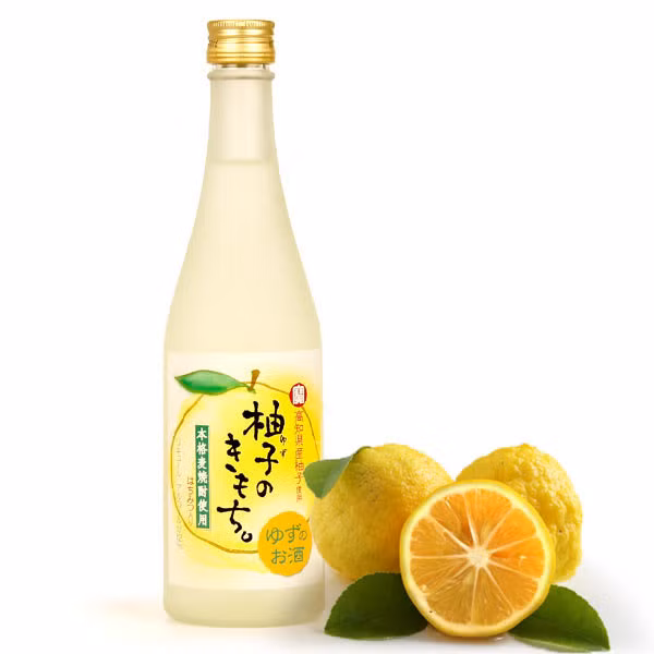 Cam vàng Yuzu được sử dụng phổ biến để sản xuất ra một số thức uống như rượu Yuzu, nước giải khát Aichi Prefecture (nước ép Yuzu với mật ong) hay Yamanashi Prefecture (rượu vang Yuzu, được lên men với mật ong).