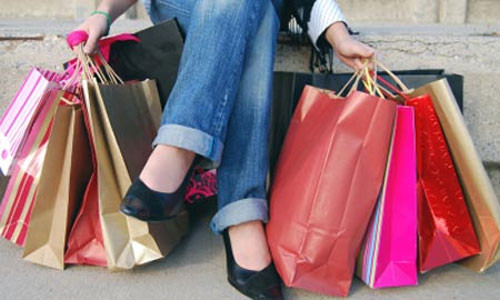 Hang loat hang hieu giam gia cuoi tuan 12 14/6/2015