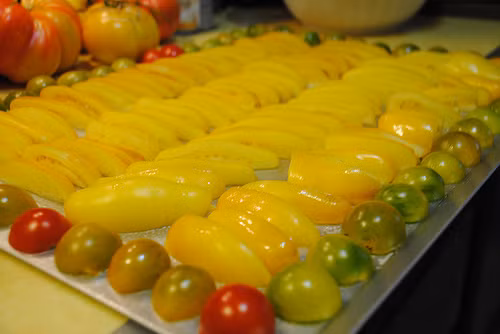 Nó thường được dùng trong các món salad, nấu nước sốt...