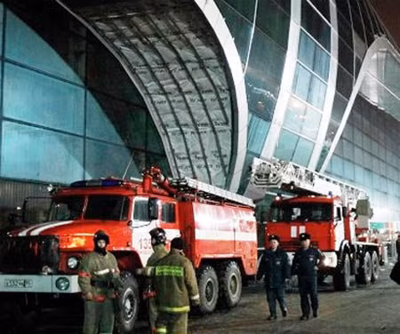 Gần đây nhất là vụ đánh bom tự sát kinh hoàng vào ngày 24/1/2011 khiến 35 người chết, hơn 100 người bị thương. Đây có thể xem là vụ khủng bố đẫm máu nhất tại sân bay.