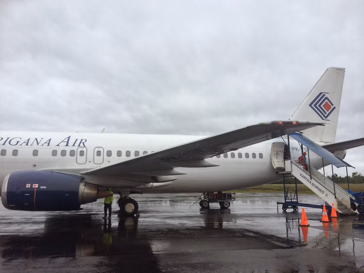 Chiếc Boeing 737-300 là dòng máy bay tầm ngắn, khoảng 118 chỗ.