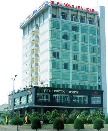 Năm 2013, tổng Công ty Cổ phần Dịch vụ Tổng hợp Dầu khí (Petrosetco - PET) đã rao bán hai khách sạn Petro Sông Trà và Petro Tower. Sau đó, công ty Petrosetco - PET chuyển nhượng hai khách sạn lớn tại TP Quảng Ngãi này cho đối tác, với tổng giá trị 100 tỷ đồng. Nguyên nhân chuyển nhượng được đưa ra là do lượng khách đến tỉnh Quảng Ngãi thấp dẫn tới hoạt động kinh doanh khách sạn không hiệu quả.