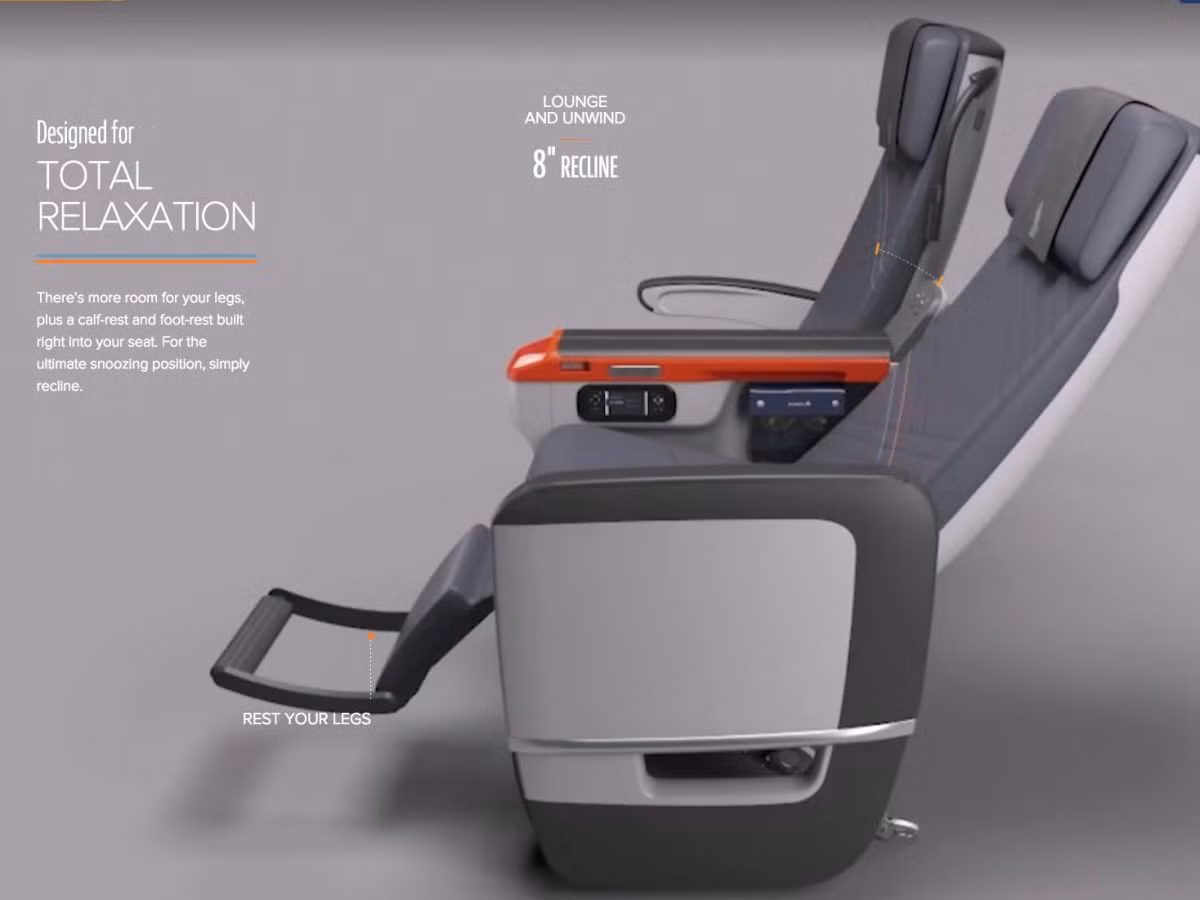 Ghế ngồi hạng phổ thông của hãng Korean Air (Hàn Quốc) được thiết kế mỏng và trang bị đệm trượt, ngả được 118 độ giúp khách dễ dàng đi vào giấc ngủ. Hãng Singapore Airlines cũng thiết kế các ghế ngồi phổ thông có chỗ để duỗi chân một cách tối đa đem đến sự thoải mái cho hành khách.