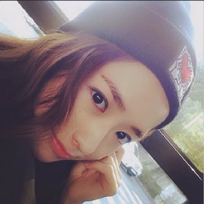 Kang Hyun Kyung - cô giáo dạy thể hình người Hàn Quốc - nổi tiếng với gương mặt xinh đẹp và vòng hai săn chắc.