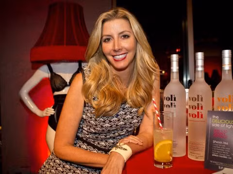 Thương hiệu Spanx của cô hiện nay là niềm mơ ước của tất cả các ông chủ từ nhỏ tới lớn trên thế giới vì công ty này của Sara không phải mất một xu vay mượn từ ngân hàng, cũng như không cần tốn tiền quảng cáo.