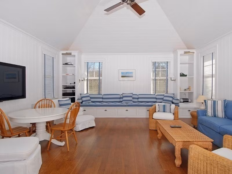 Toàn bộ ngôi nhà luôn tràn ngập ánh sáng, thoáng mát, tạo cảm giác giống như một thiên đường thư giãn.